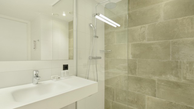 Badkamer Comfort kamer Van der Valk Hotel Nijmegen-Lent
